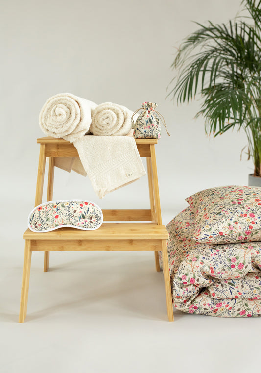 Deco & Home Saténové povlečení Beige with flowers