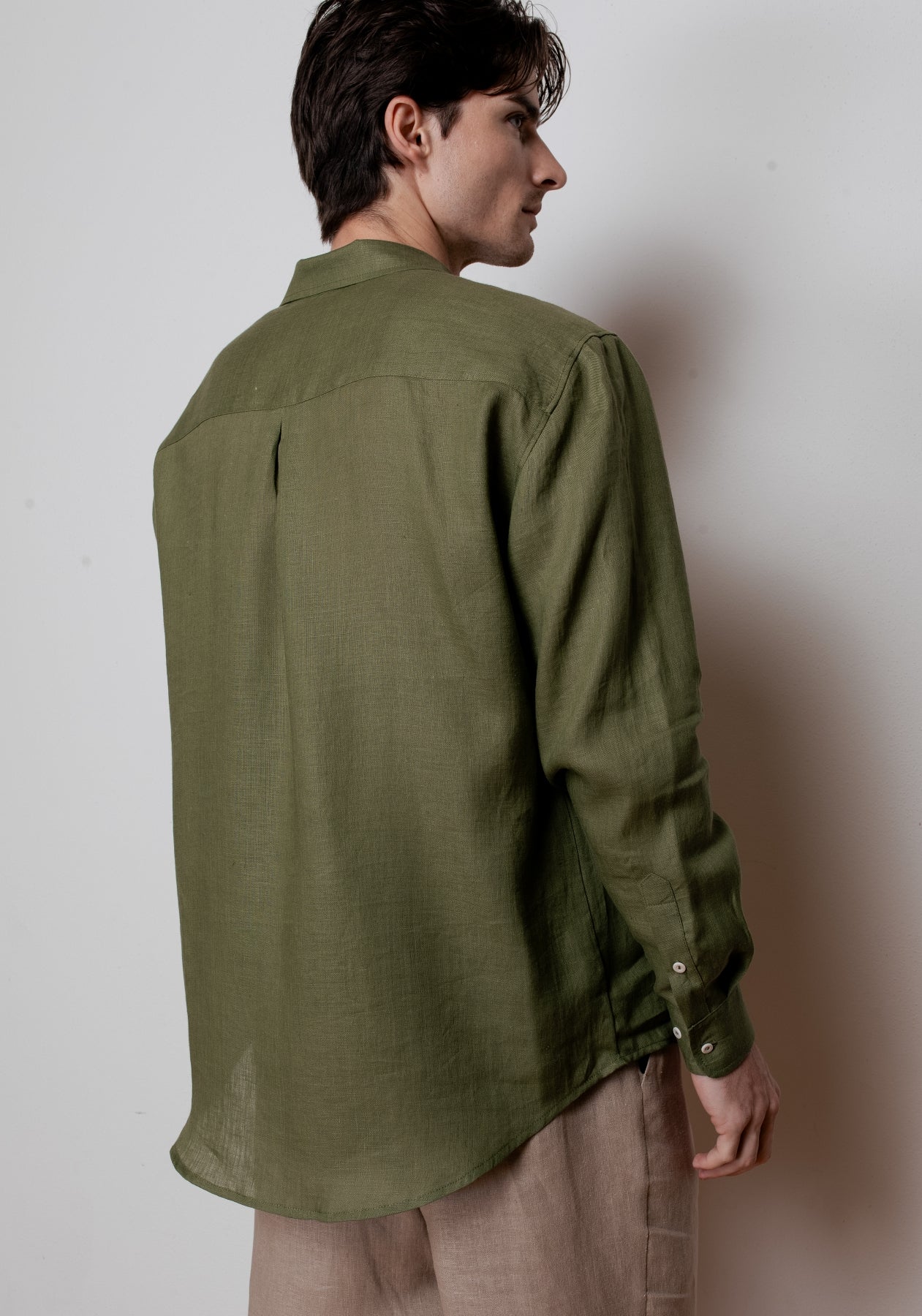 Pánská lněná košile s límečkem - Moss green