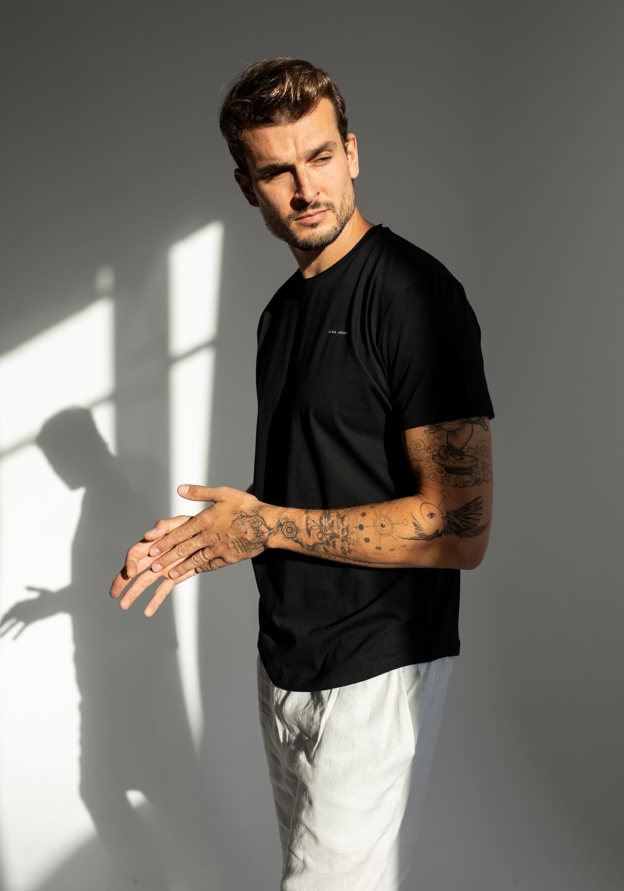 Pánske tričko z biobavlny Black - slim fit