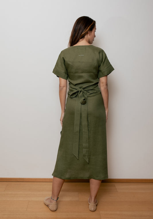 Damski lniany top kopertowy regular - Moss green