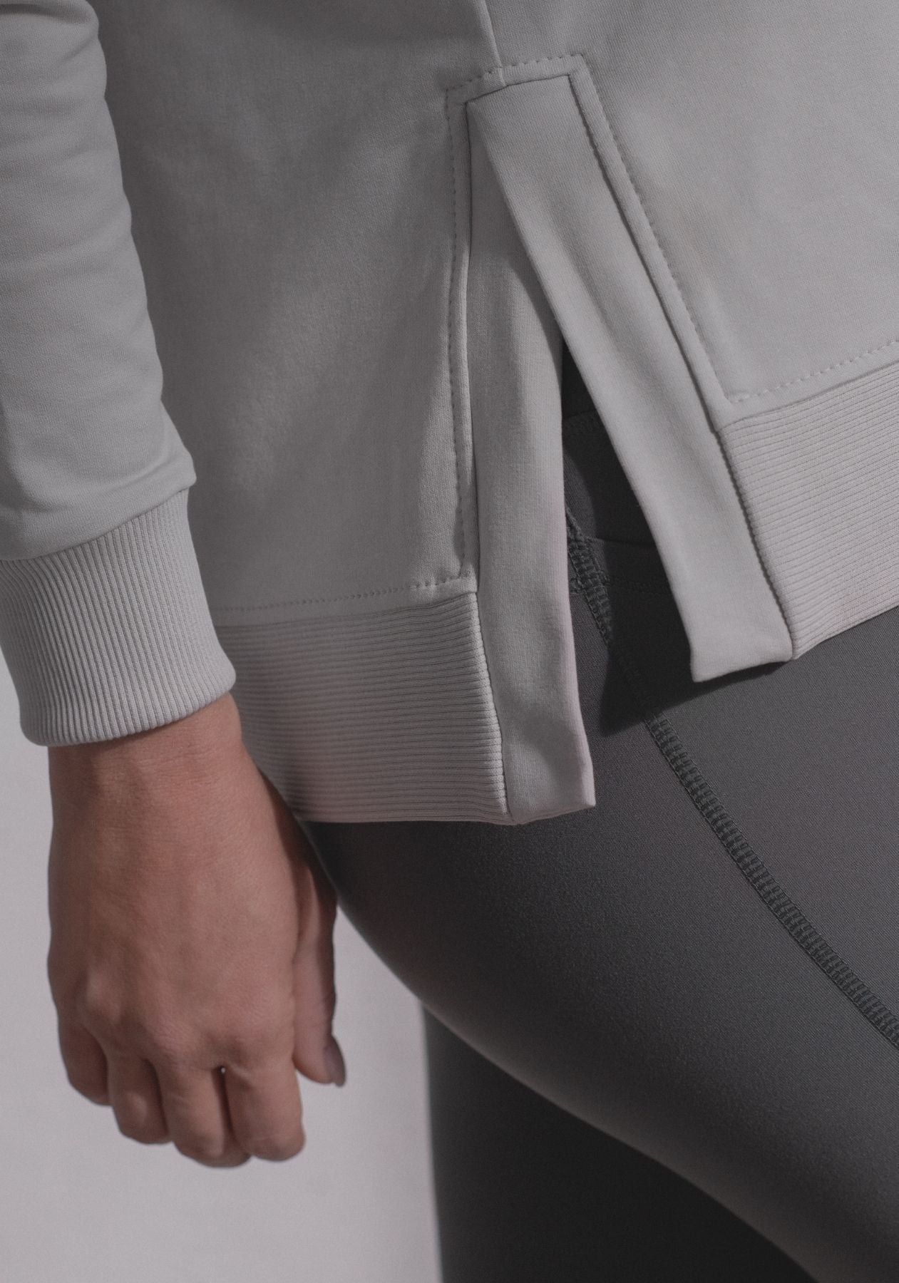 Women Sweatshirt Zip-up organic cotton with slits - Loose fit