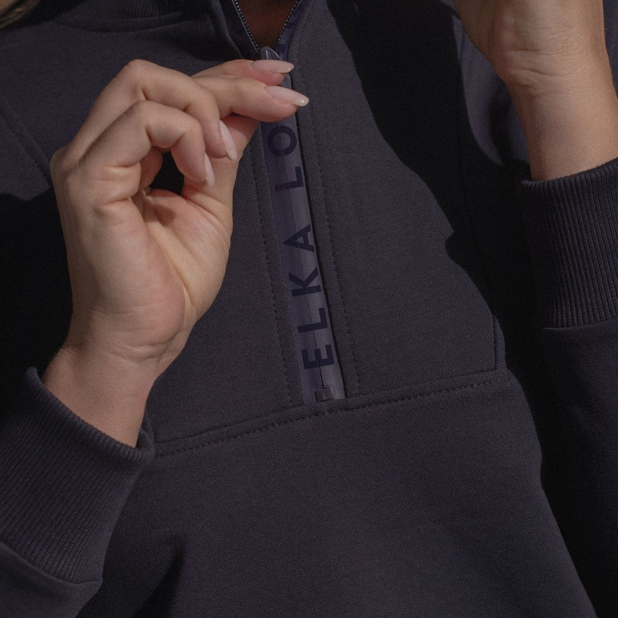 Dámská mikina Zip-up z biobavlny s rozparky - loose fit