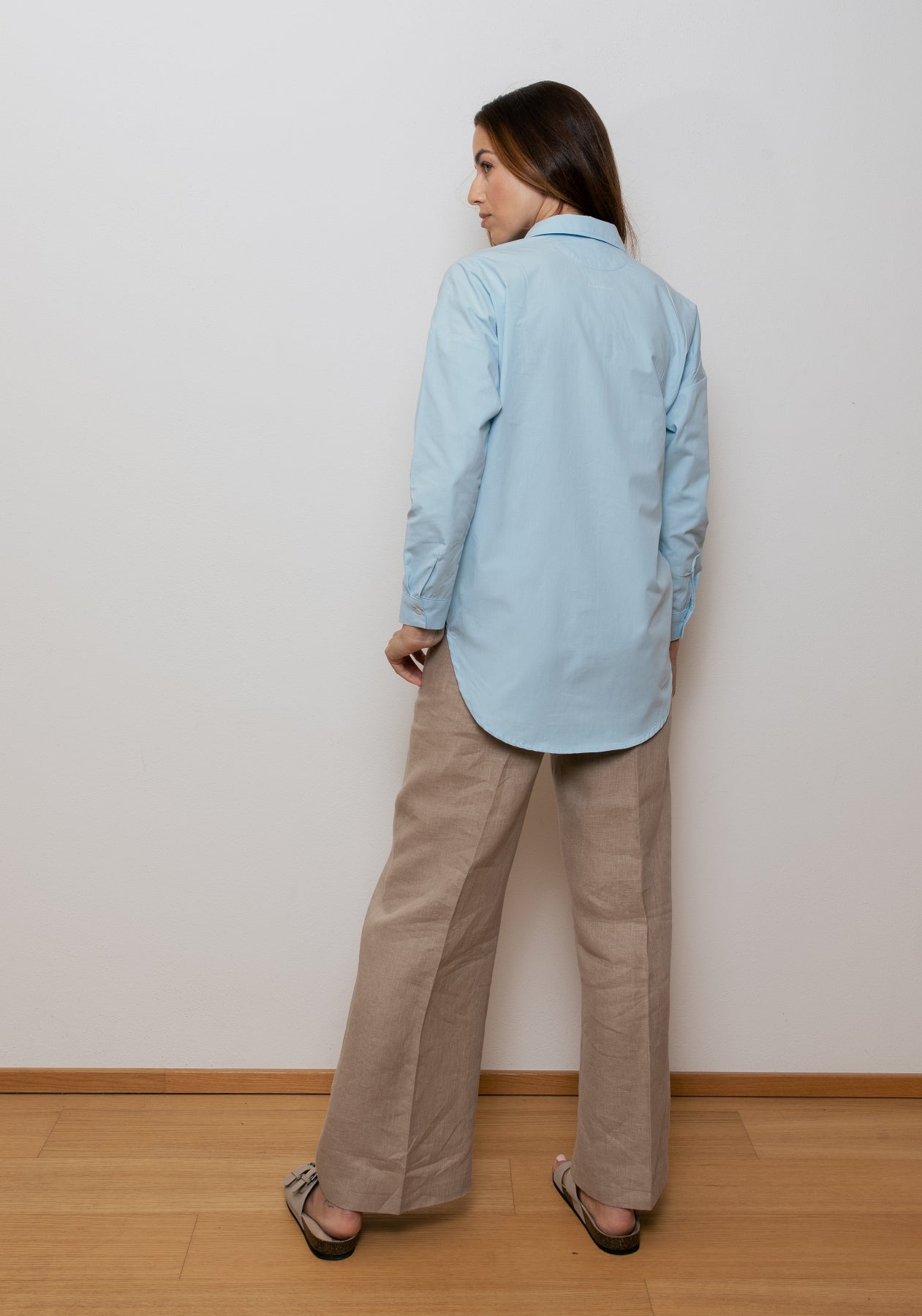 Women's organic cotton shirt with loose fit collar - Light blue