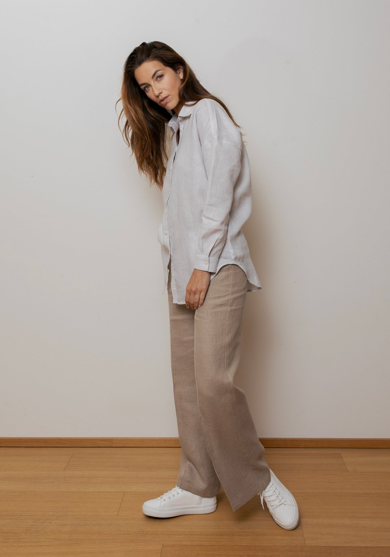 Women's loose fit linen shirt with collar - Pearl gray