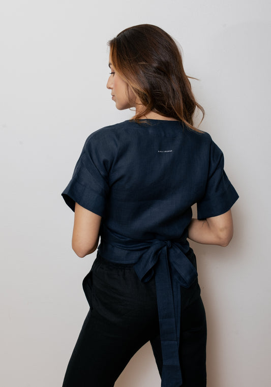 Damski lniany top kopertowy regular - Deep blue