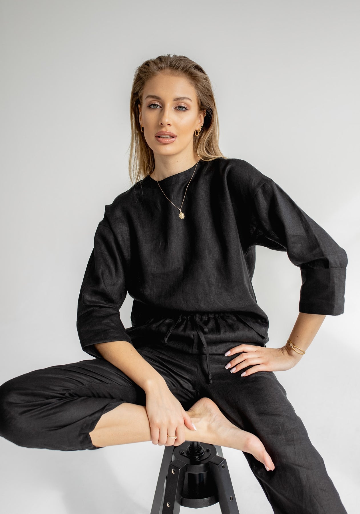 Women's linen top open back Black