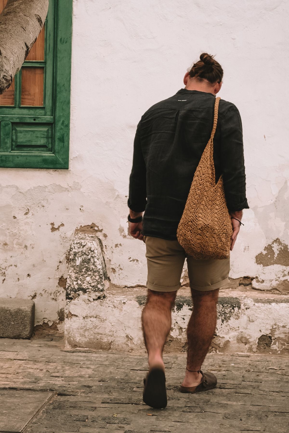 Outfit by Tomáš | Black linen shirt