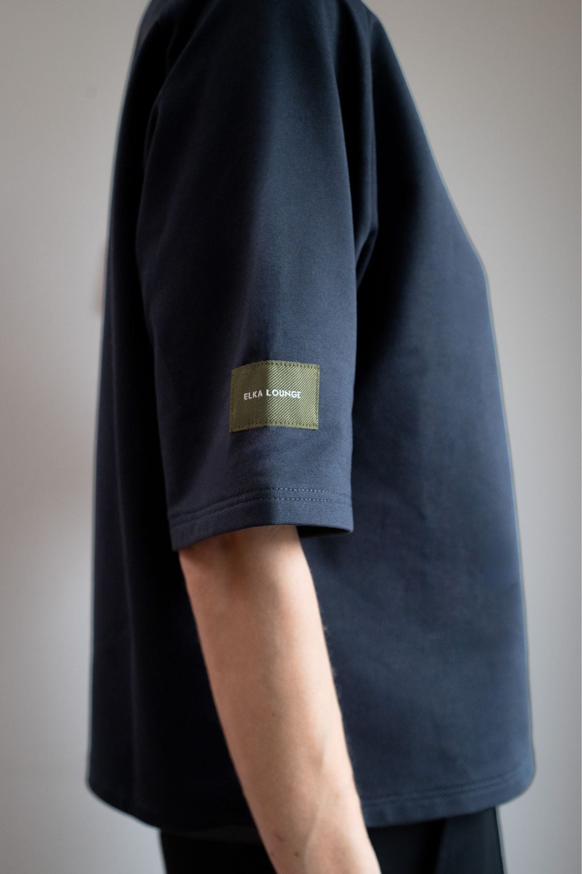 Dámske mikinové tričko z biobavlny Deep blue - loose fit