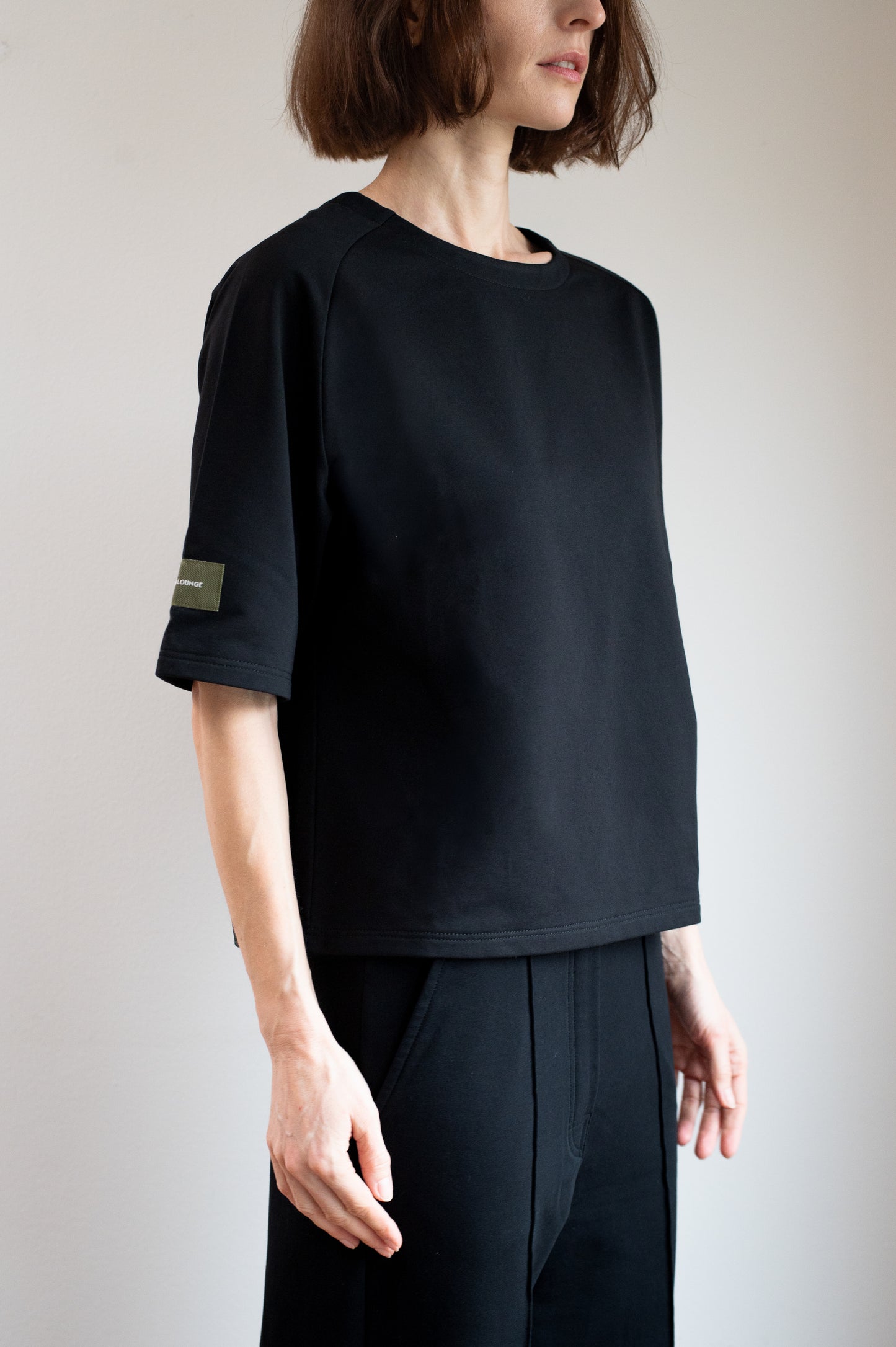 Dámske mikinové tričko z biobavlny Black- loose fit