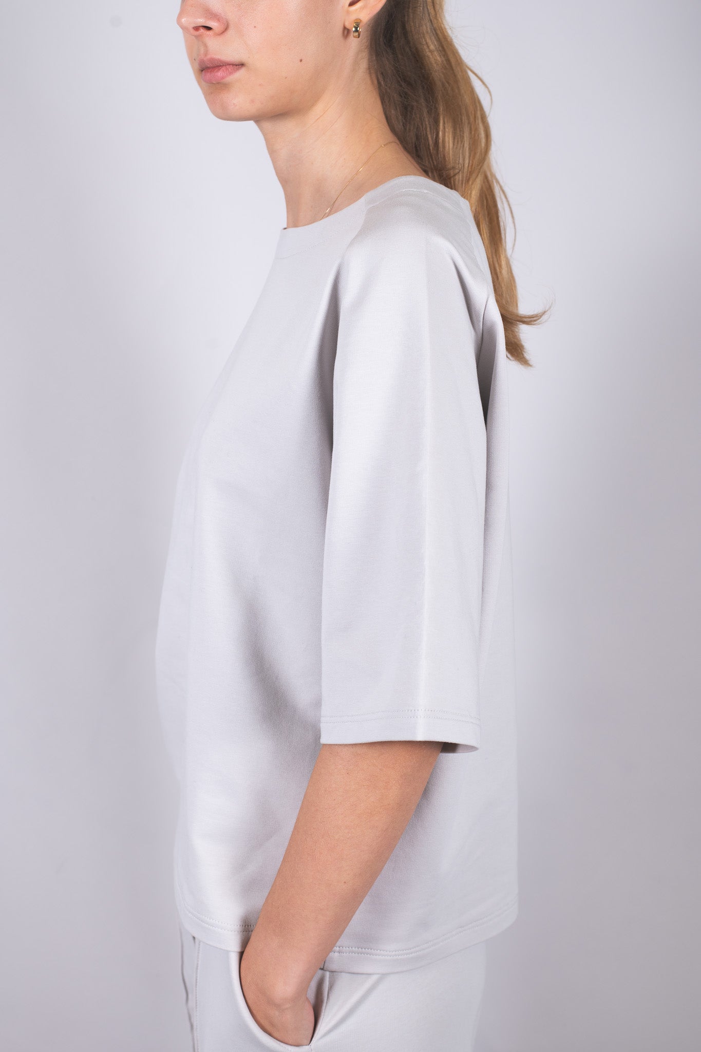 Damska bluzka typu sweatshirt z biobawełny - Loose fit