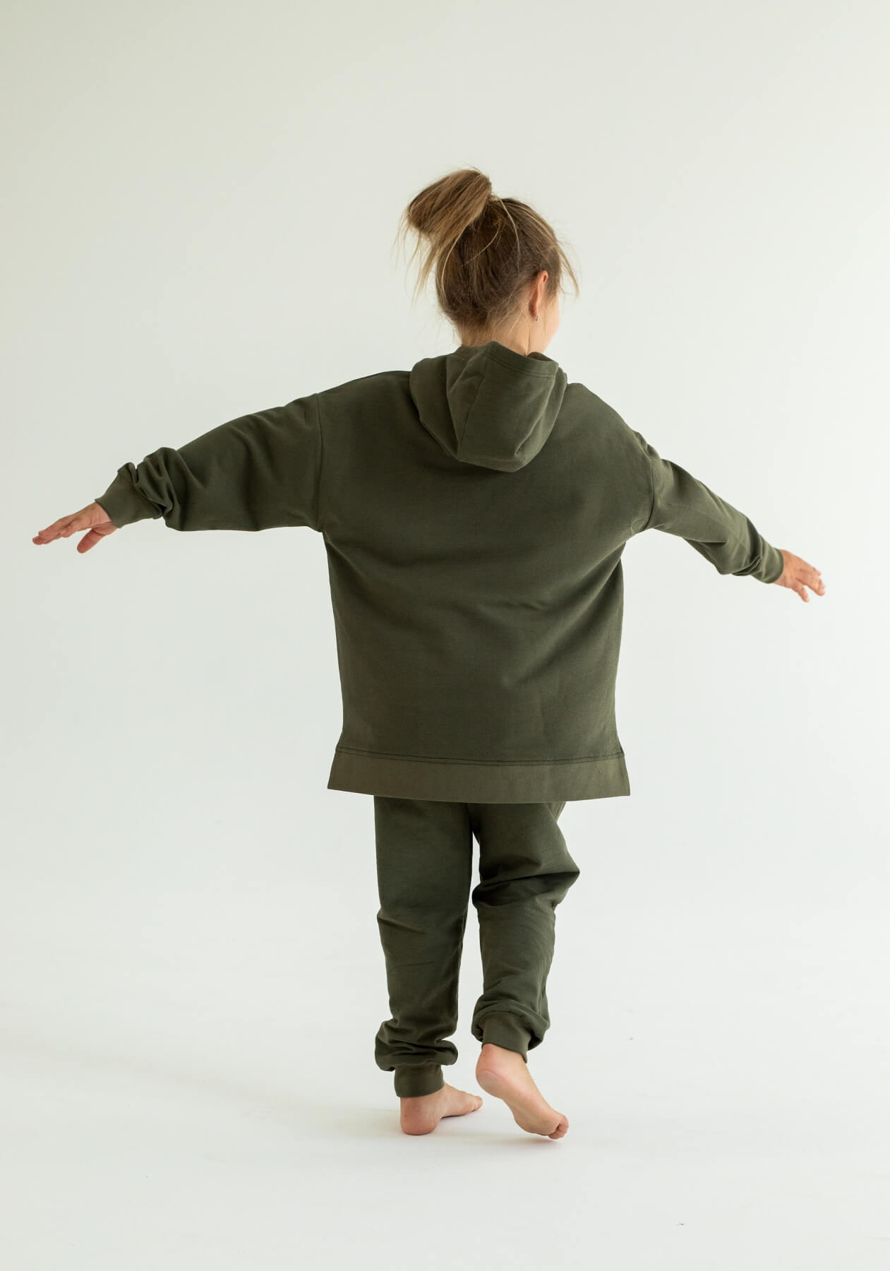 Detské teplákové nohavice z biobavlny Moss green - Oversized