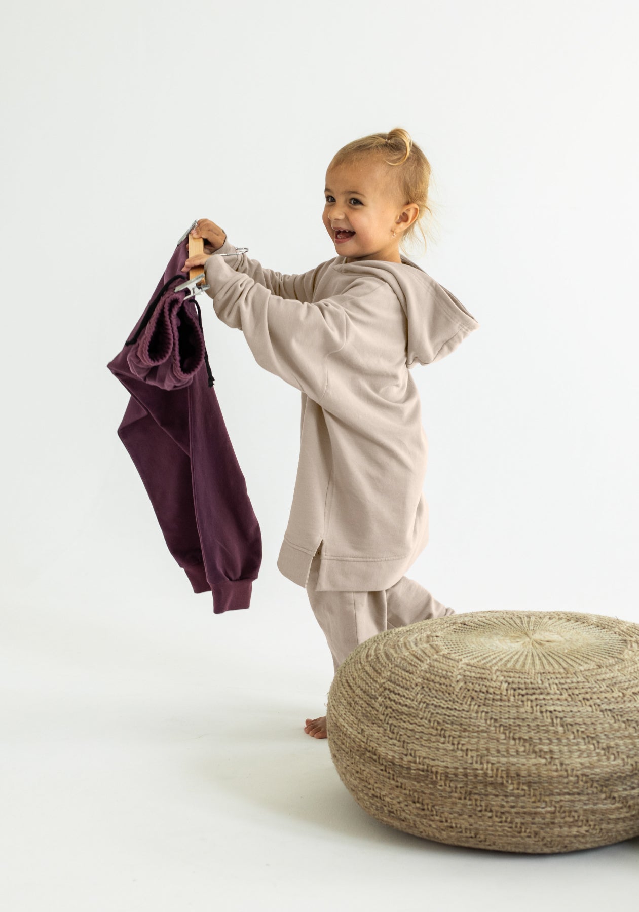 Kids spodnie dresowe bawełna organiczna Beige - Oversized