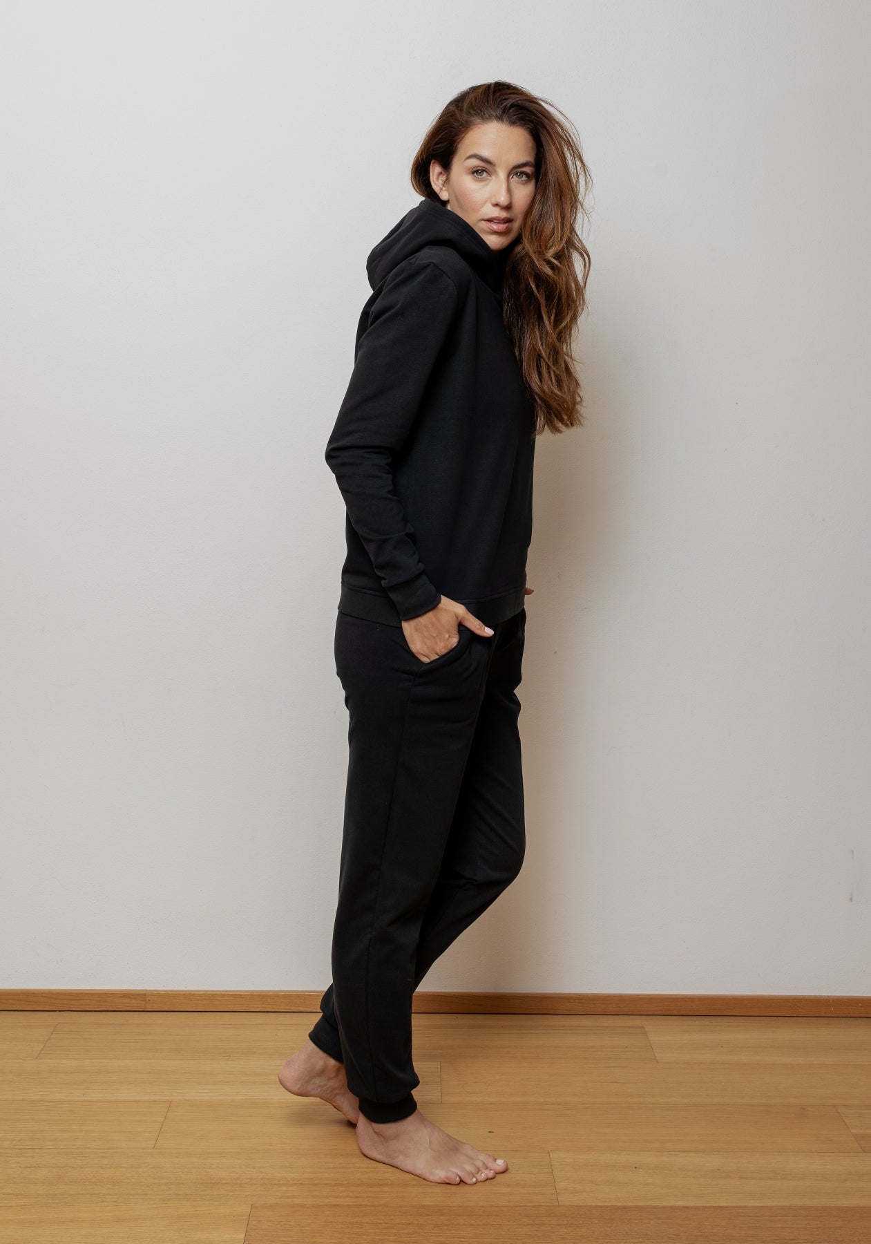 Dámska mikina s kapucňou z biobavlny Black brushed - regular update