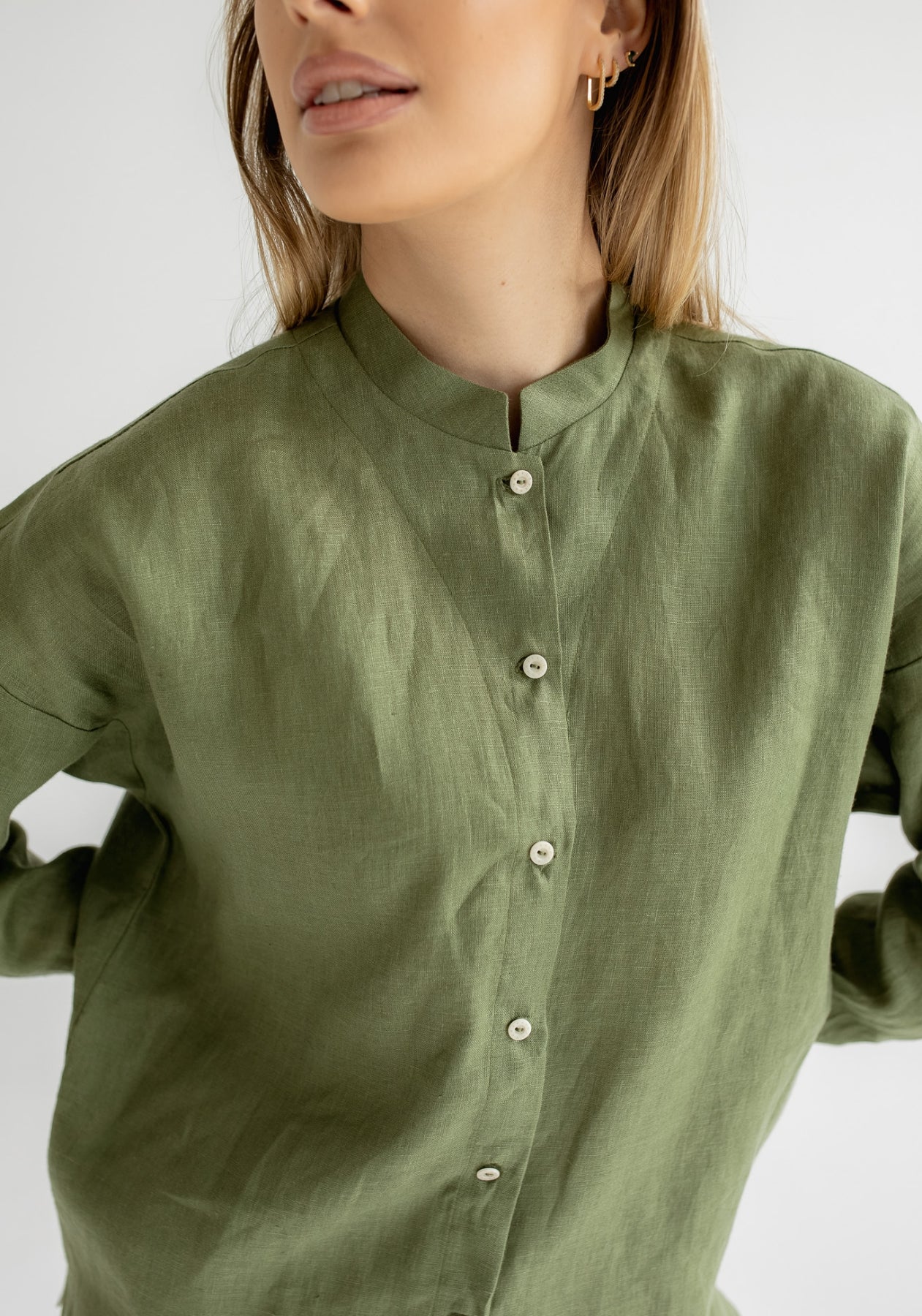 Dámska ľanová košeľa regular fit Moss green